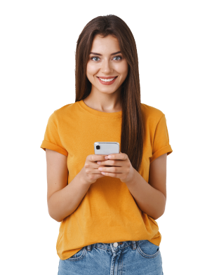 descarada-feliz-guapa-mujer-camiseta-amarilla-sosteniendo-camara-apariencia-telefono-inteligente-complacida-alegre-comprando-linea-descarga-aplicacion-movil-editar-fotos-publicar-red-social 1